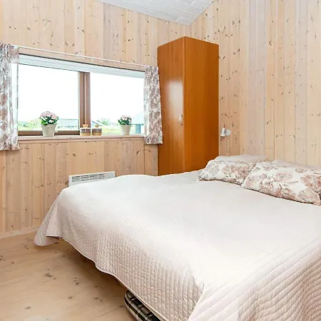Four-bedroom Holiday In Hemmet 5 * Tarm