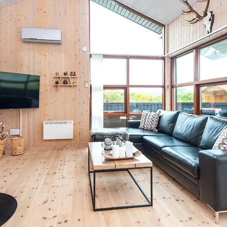 Four-bedroom Holiday In Hemmet 5 * Tarm